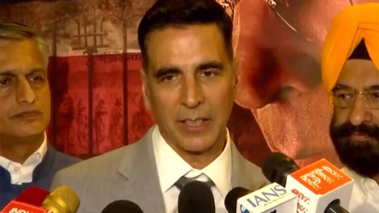 Akshay Kumar requests viewers not use their mobile phones while watch Kesari 2: ‘It will be a humiliation for the film…’