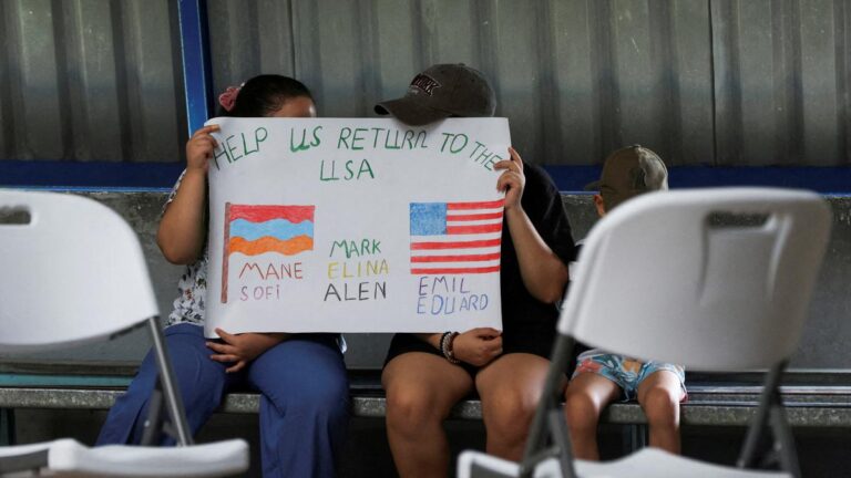 U.S. deports 3 American children, including cancer patient: rights groups