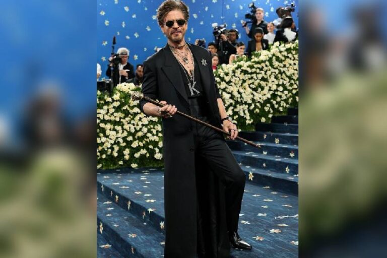 SRK fans outraged after reporters ask the superstar his name – Telegraph India