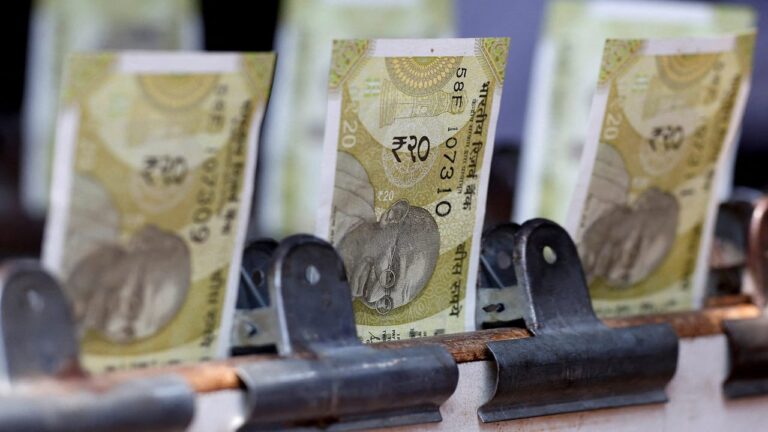 Rupee logs sharp weekly fall as India-Pakistan conflict intensifies