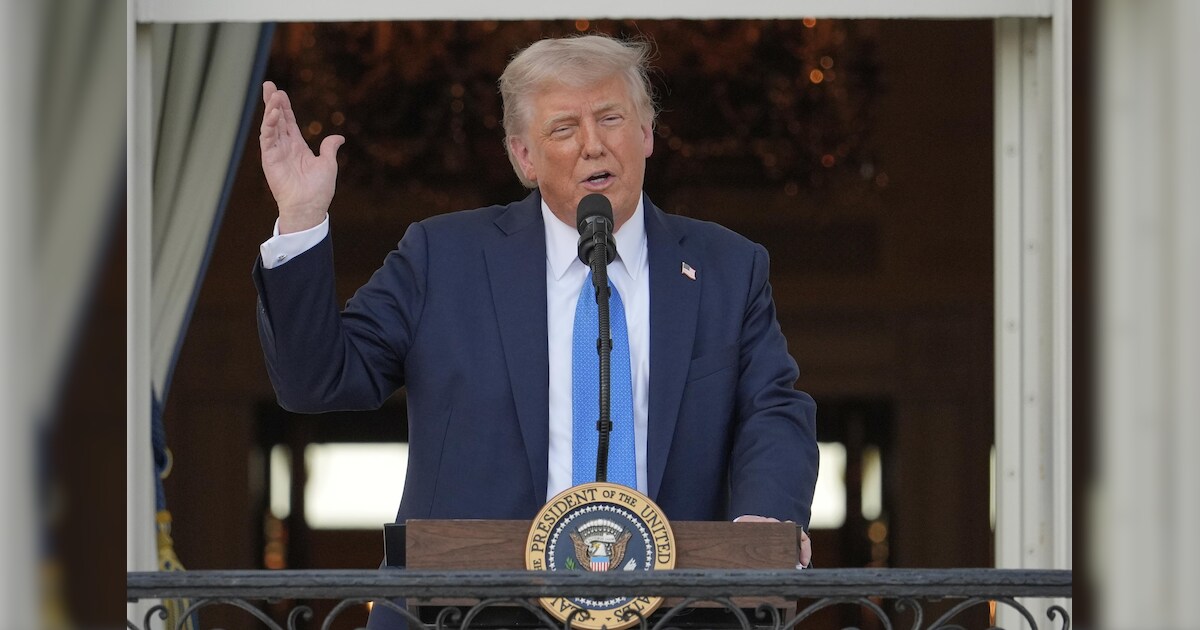 Trump signs measure blocking California's ban on gas-powered car sales