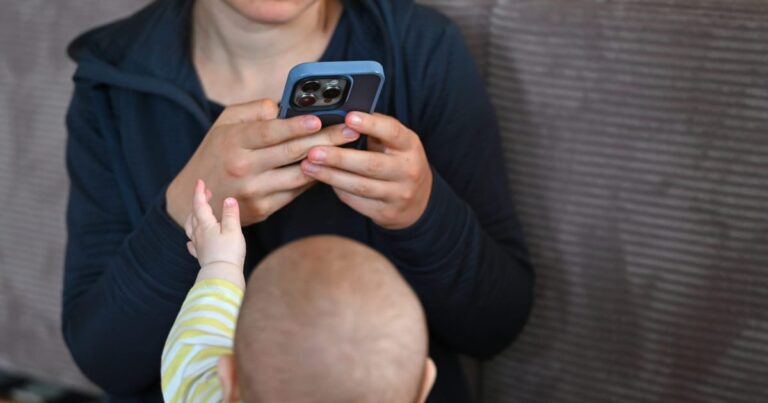 Dutch government says children should not have access to TikTok, Instagram before 15