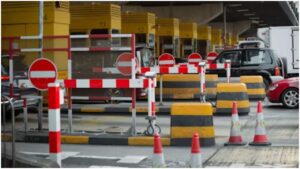 'High-trust society': 24,000 drivers in Japan voluntarily pay tolls after system crash