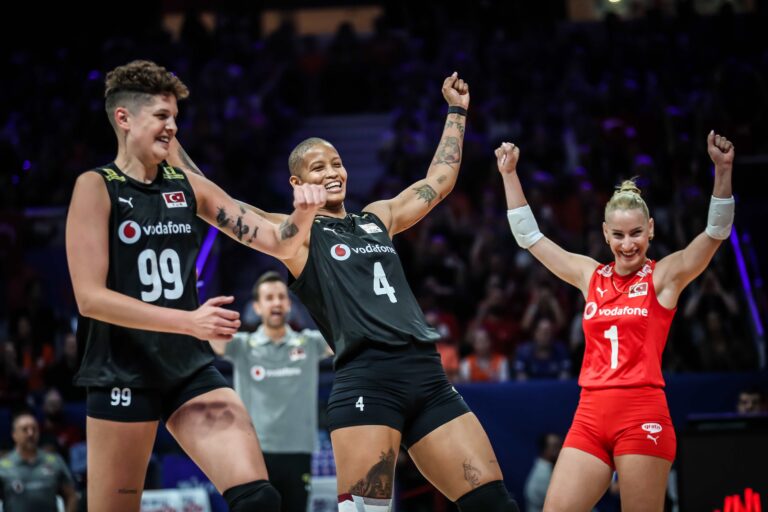 Türkiye sweep the Netherlands and qualify for the Finals