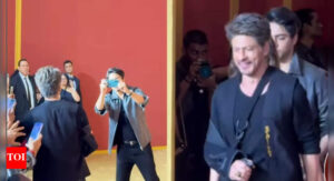 Shah Rukh Khan poses with the paparazzi, burying the hatchet; Aryan Khan captures the moment, netizens react – WATCH VIDEO
